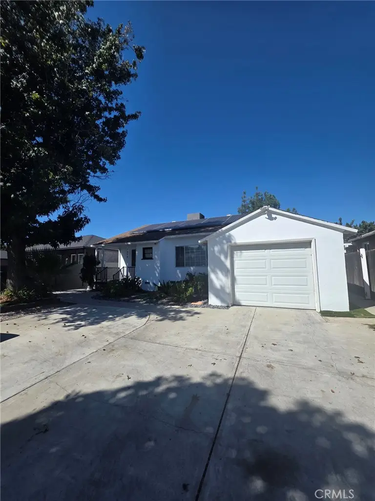 7453 Blewett Avenue, Lake Balboa, CA 91406 - #2
