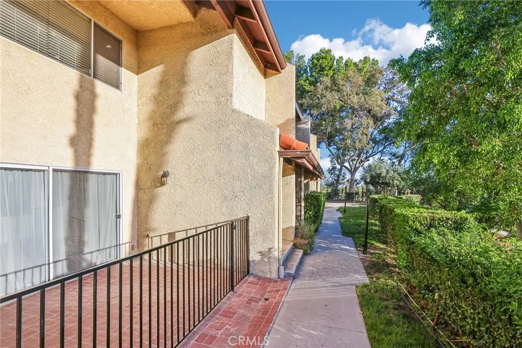 7718 Via Napoli, Burbank, CA 91504 - #1