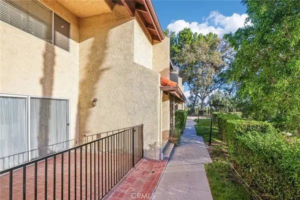 7718 Via Napoli, Burbank, CA 91504