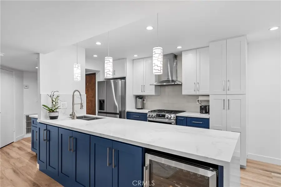 5325 Lindley Avenue #106, Tarzana, CA 91356 - #2
