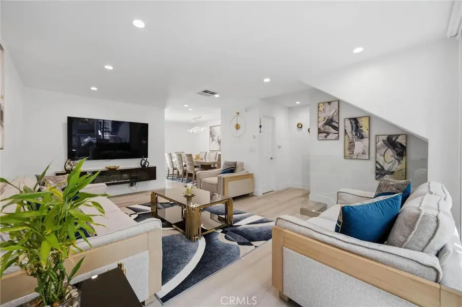 9927 Independence Avenue #C, Chatsworth, CA 91311 - #2