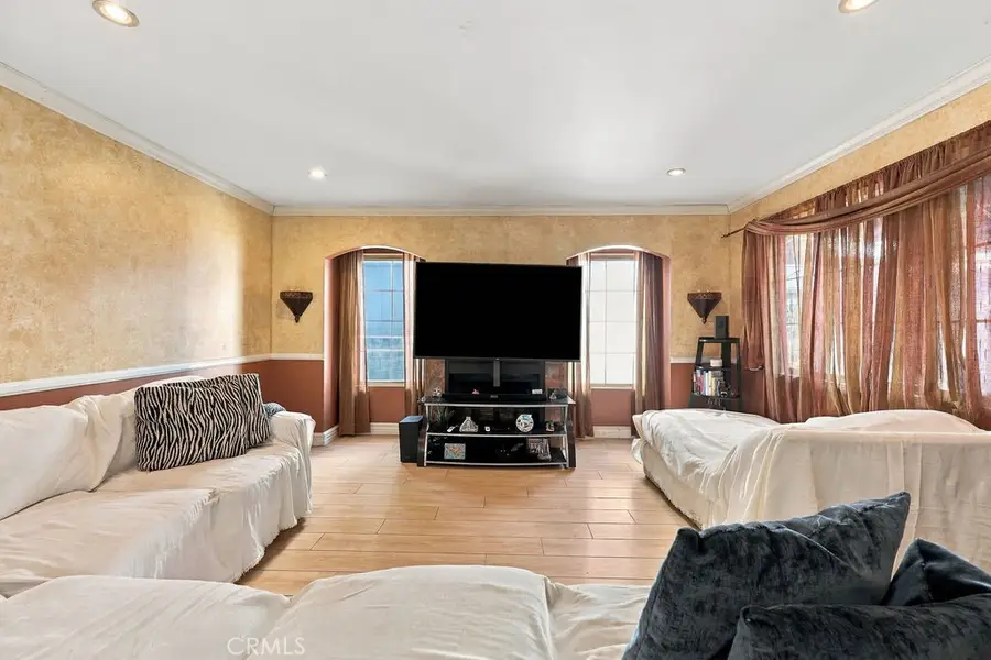 14152 Foothill Boulevard #12, Sylmar, CA 91342 - #2