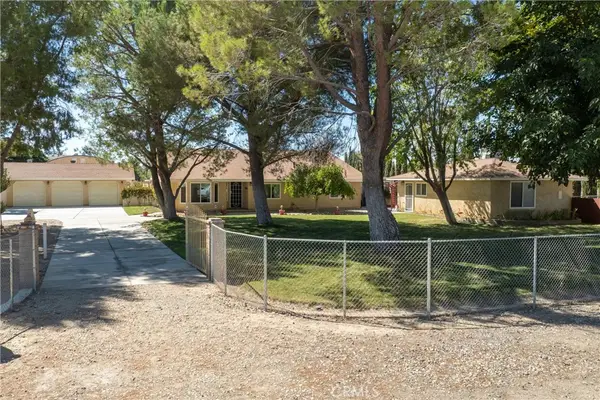 3156 E Avenue H4, Lancaster, CA 93535
