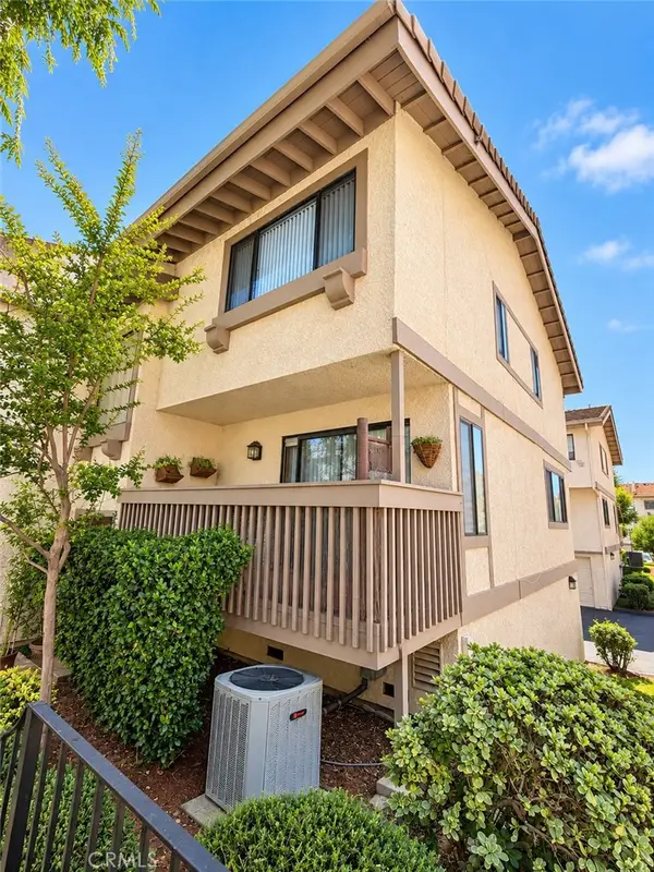 26009 Alizia Canyon #E, Calabasas, CA 91302