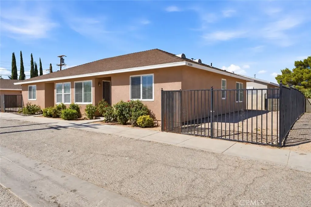 45019 Division, Lancaster, CA 93535 - #1