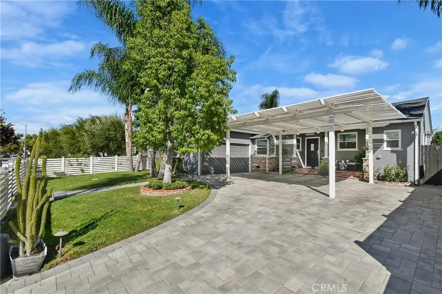 6440 Hanna Avenue, Woodland Hills, CA 91303 - #2