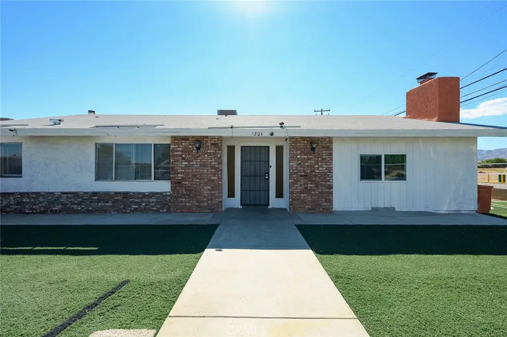 1204 E Avenue Q4, Palmdale, CA 93550 - #1