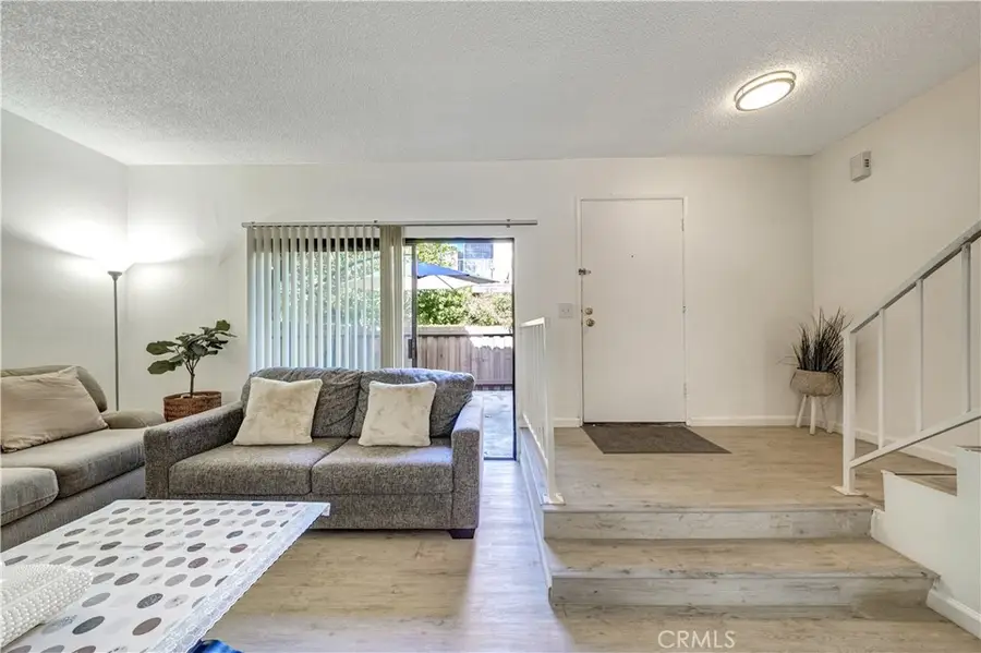 15053 Sherman Way #C, Van Nuys, CA 91405 - #2