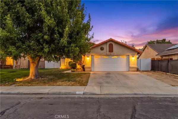 2811 E La Vida Drive, Lancaster, CA 93535