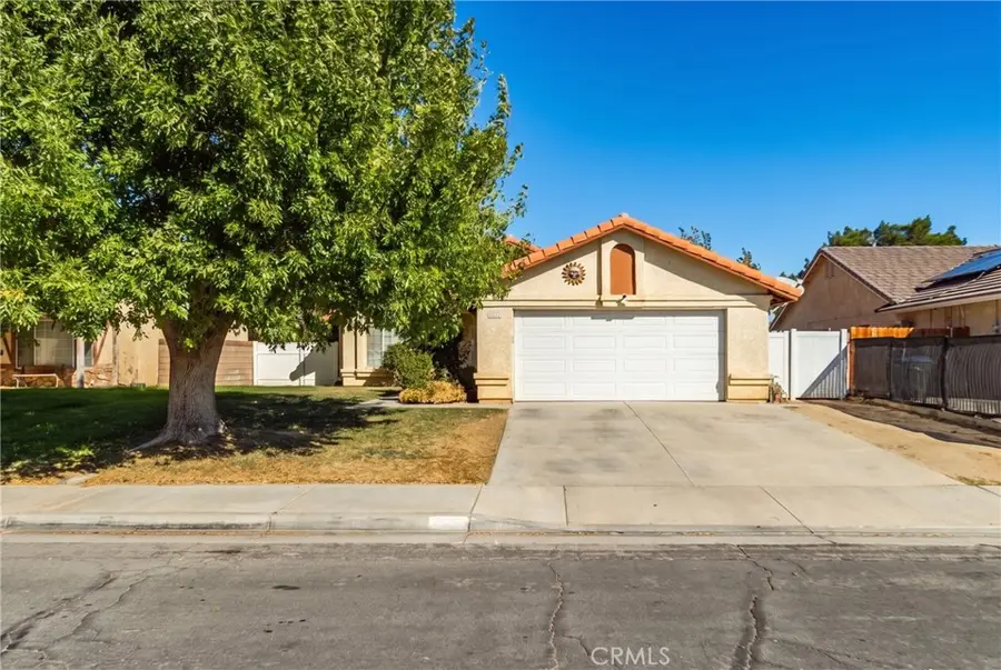 2811 E La Vida Drive, Lancaster, CA 93535 - #3