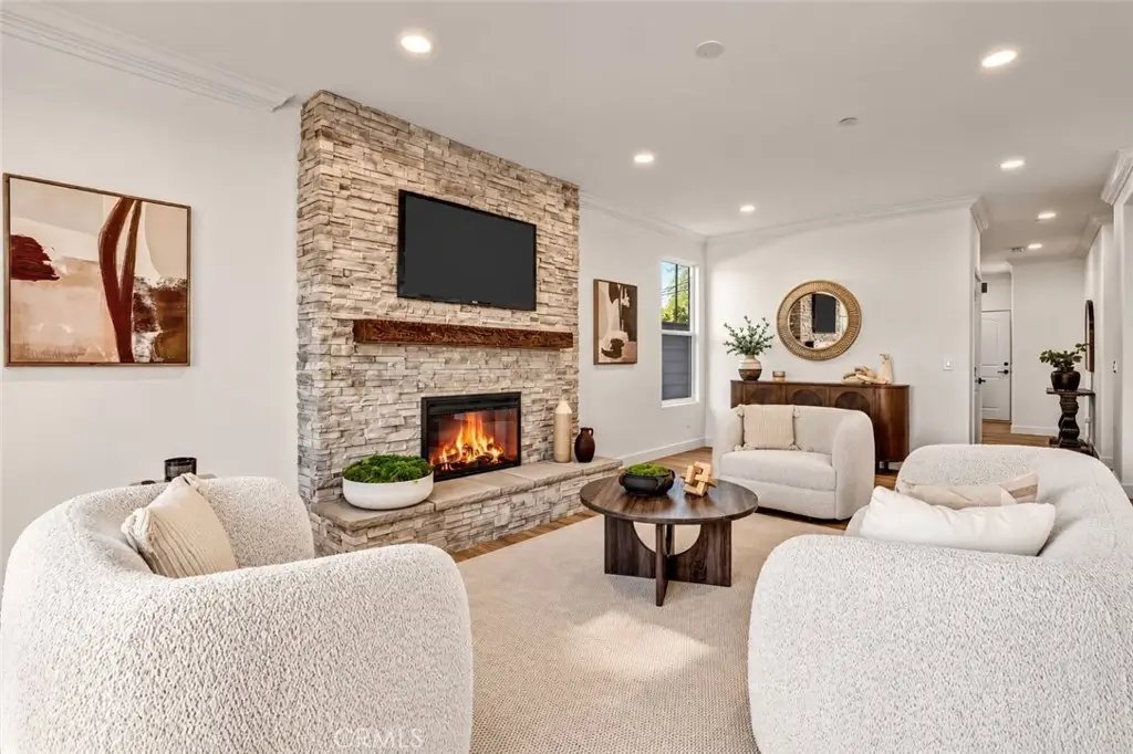 20151 Strathern Street, Winnetka, CA 91306 - #1
