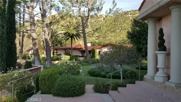 22637 La Quilla, Chatsworth, CA 91311