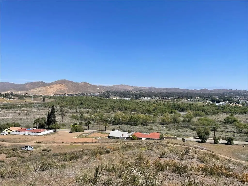 19 Bay Avenue, Lake Elsinore, CA 92530 - #1