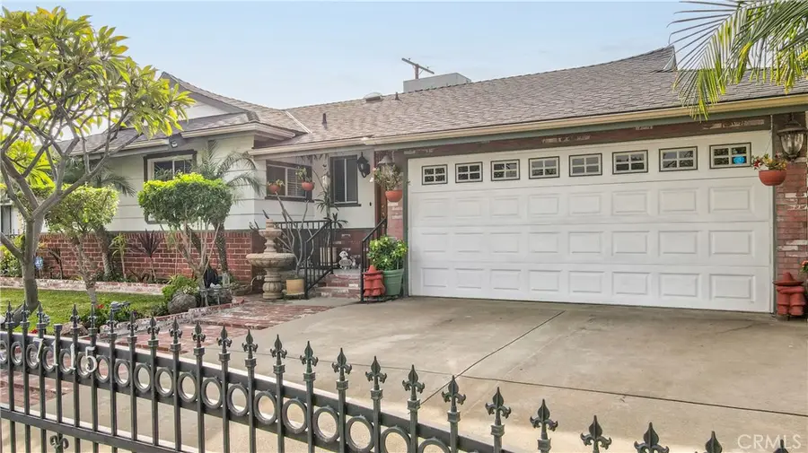 7115 Park Manor Ave, North Hollywood, CA 91605 - Image #2