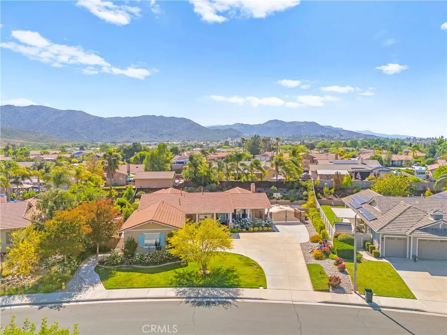 42302 Oregon Trail, Murrieta, CA 92562 - Image #2