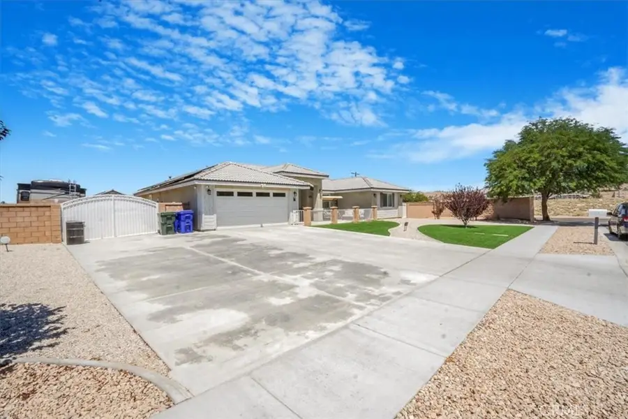 17993 Mondamon Road, Apple Valley, CA 92307 - Image #2