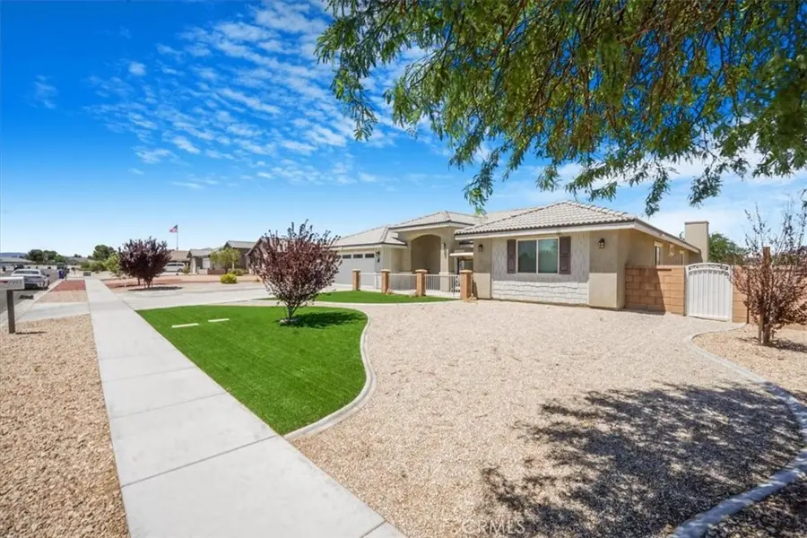 17993 Mondamon Road, Apple Valley, CA 92307 - Image #3