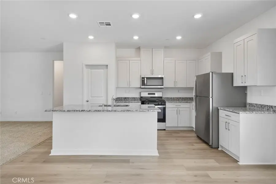 11299 Lancer Lane, Victorville, CA 92392 - Image #2