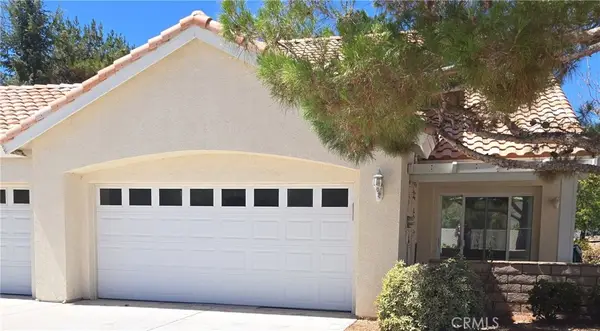 11394 Country Club Dr, Apple Valley, CA 92308