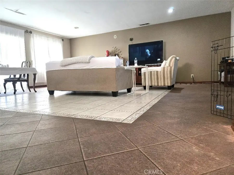 9370 Dorrington, Arleta, CA 91331 - Image #2