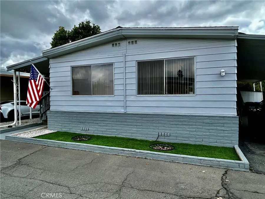 881 N Lake St #210, Hemet, CA 92544 - #2