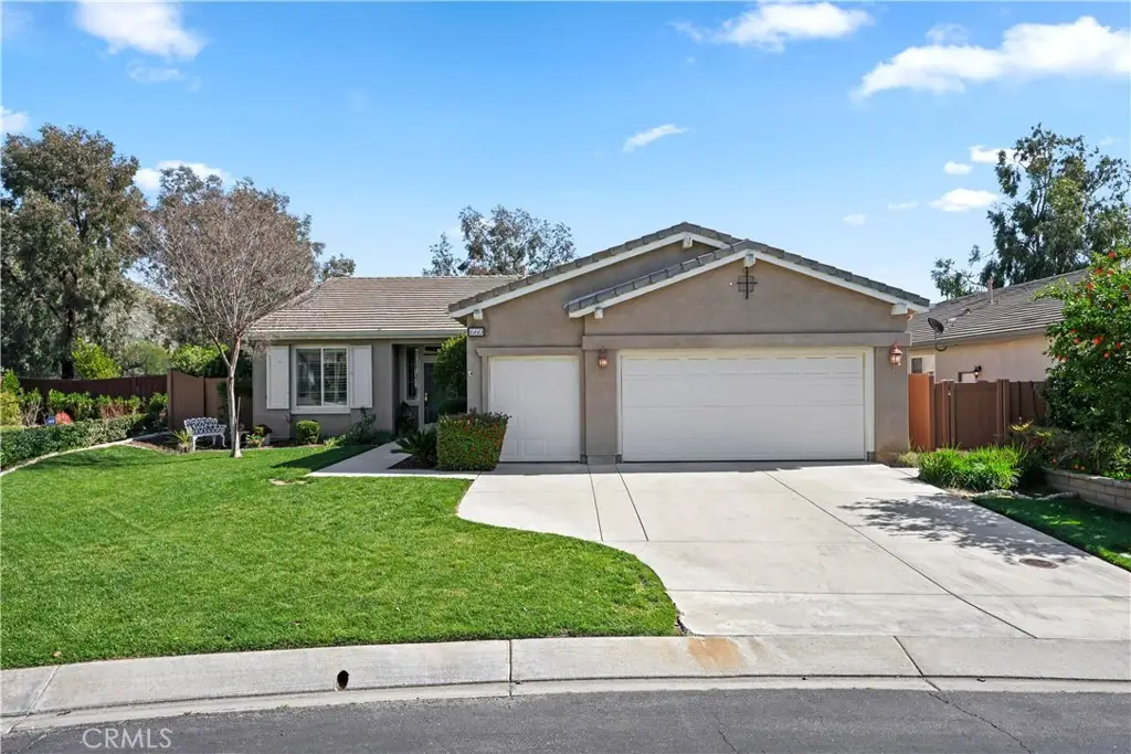 660 Olazabal Dr, Hemet, CA 92545 - #1