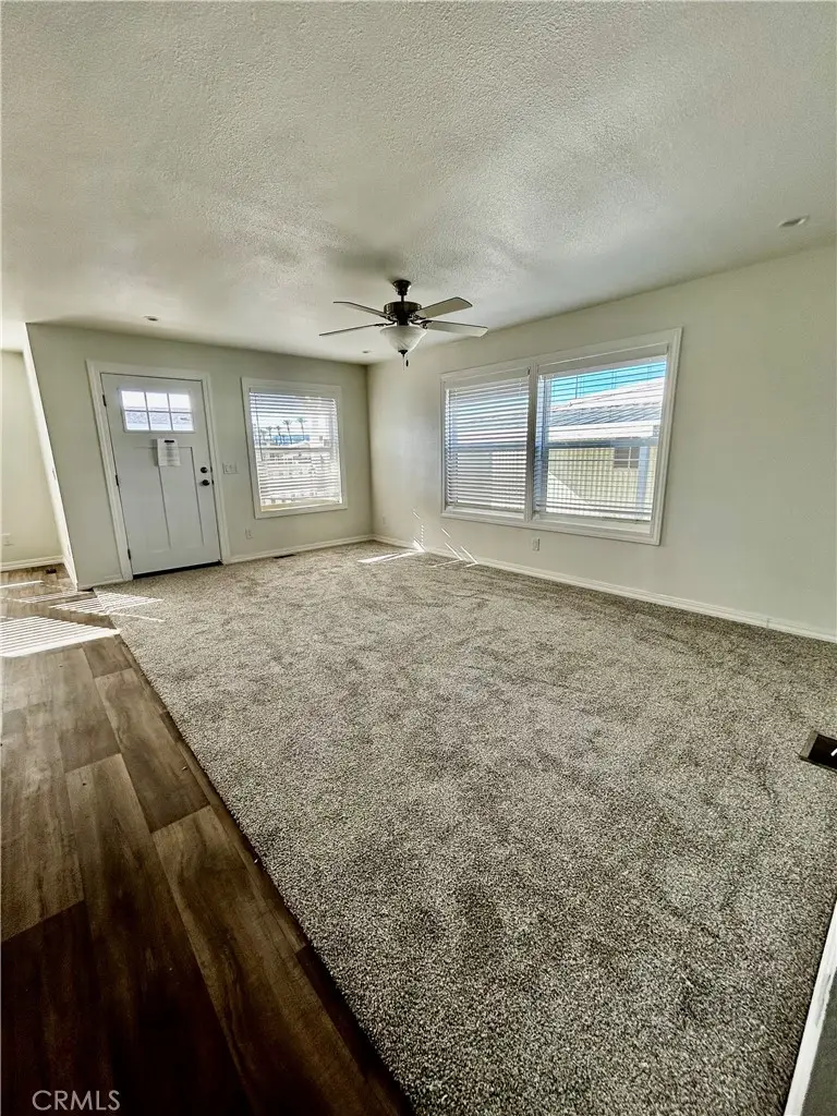 675 W Oakland Avenue #B8, Hemet, CA 92543 - #3