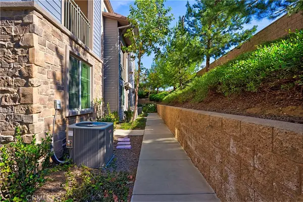 609 Savi #101, Corona, CA 92878