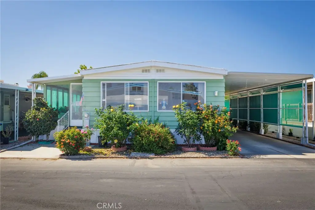 725 W Thornton #163, Hemet, CA 92543 - #1