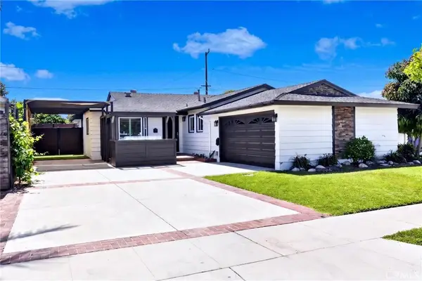 2425 Heather Avenue, Long Beach, CA 90815