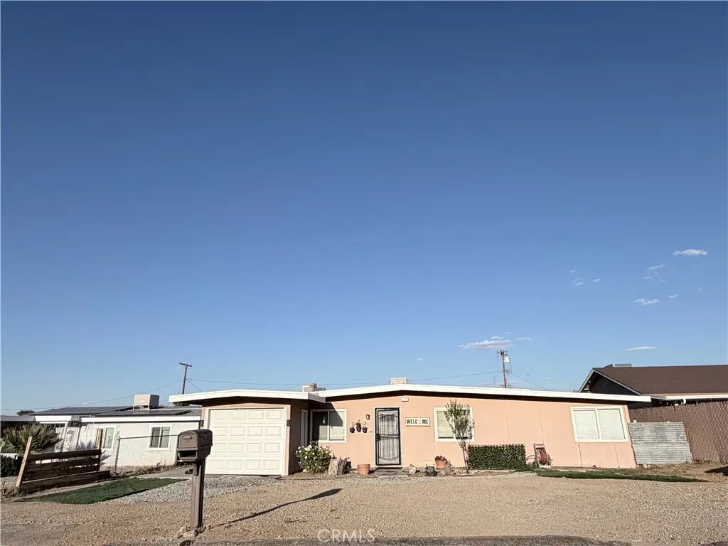 6327 Linda Lee Drive, Yucca Valley, CA 92284 - #1