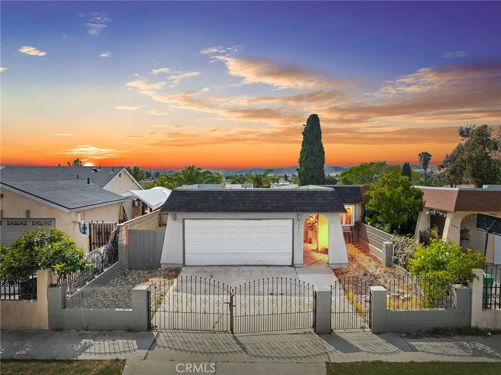 395 Calle Mariposa, Oceanside, CA 92057 - #1