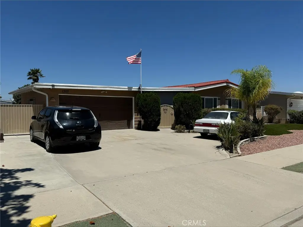 1307 Brentwood, Hemet, CA 92545 - #1