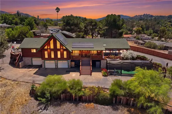 525 Calle Encanto, El Cajon, CA 92019
