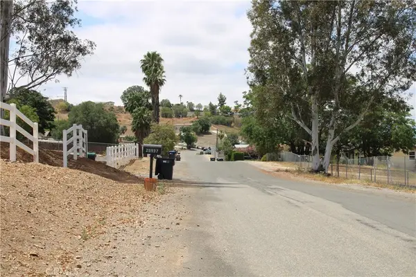 18 Avenida De Los Flores, Menifee, CA 92587