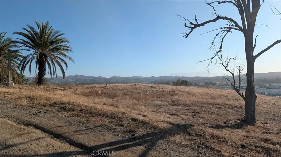 1 Hill Avenue, Lake Elsinore, CA 92530 - #2