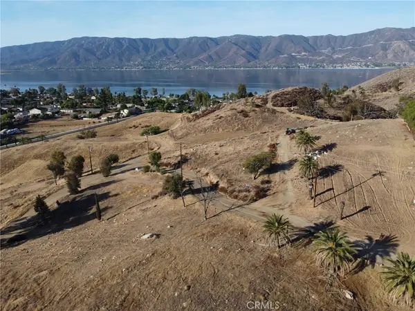 2 Hill Avenue, Lake Elsinore, CA 92530