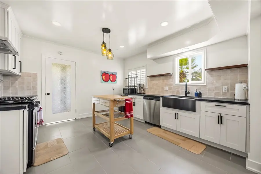 1011 W Cypress Avenue, Redlands, CA 92373 - #3
