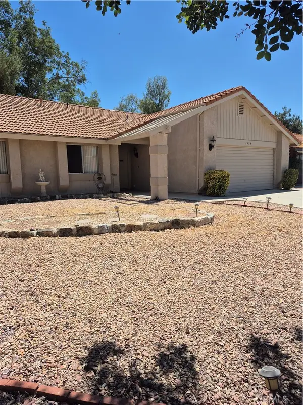1925 Silver Oak Way, Hemet, CA 92545