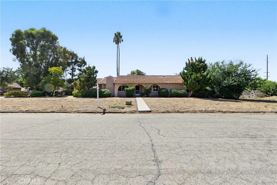 1631 Hackney, Hemet, CA 92543 - #3