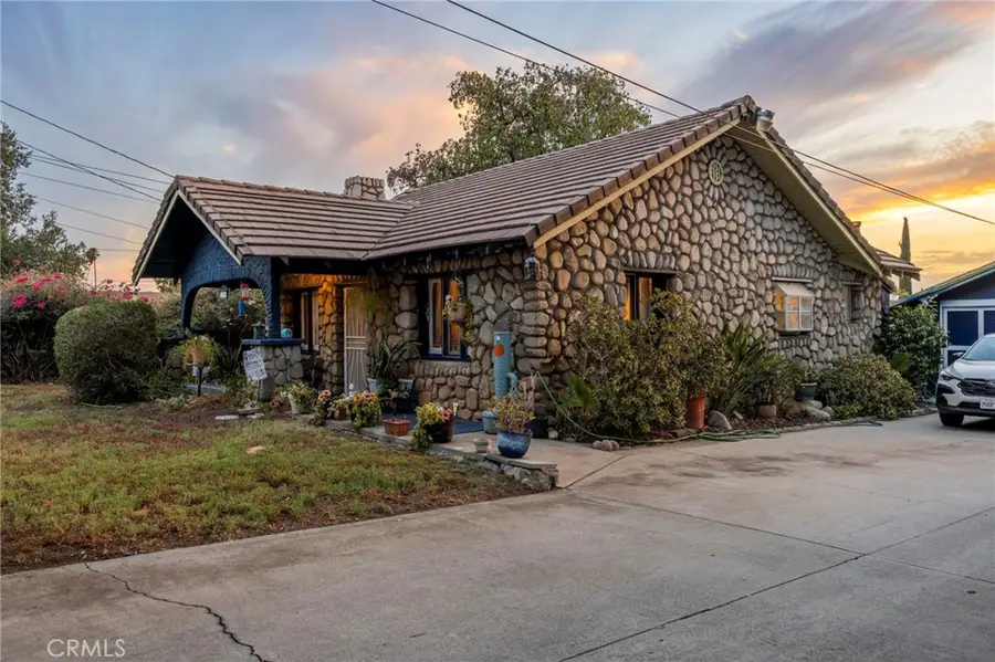 1353 E Turquoise Avenue, Mentone, CA 92359 - #3