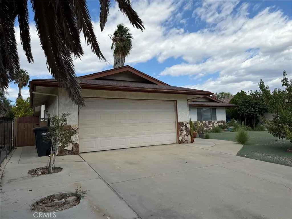 672 Central Avenue W, Hemet, CA 92543 - #1