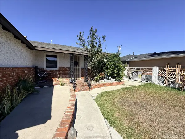 717 E Santa Rita, Compton, CA 90220
