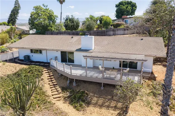 1205 Via Del Cerro, Vista, CA 92084