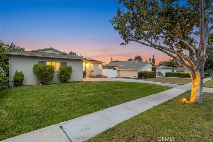 1033 E Francis St, Corona, CA 92879 - Image #2