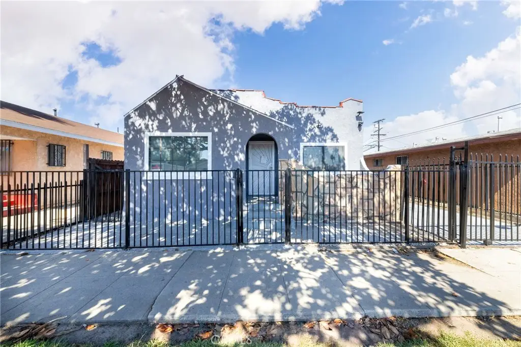 719 W Century, Los Angeles, CA 90044 - Image #1