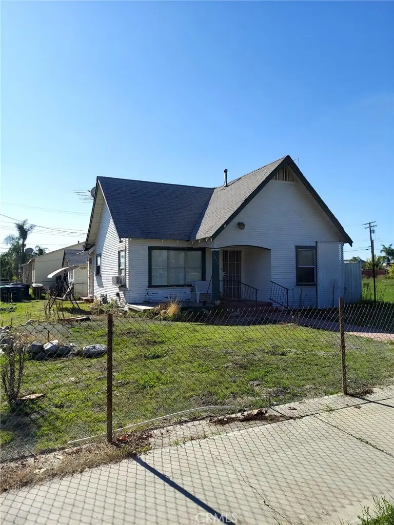 472 E E, Colton, CA 92324 - Image #2