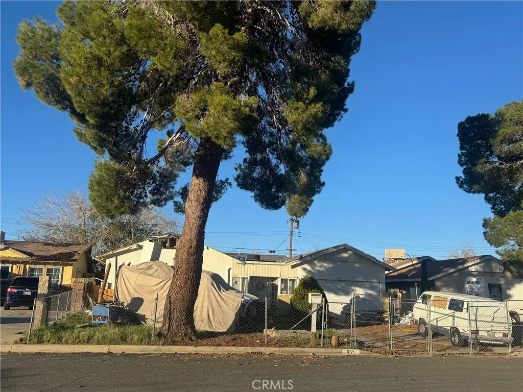 257 E Avenue Q4, Palmdale, CA 93550 - #1