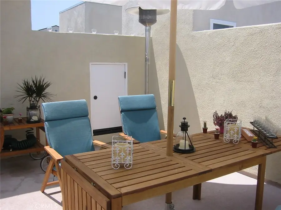 10623 Moorpark Street #1, Toluca Lake, CA 91602 - #2