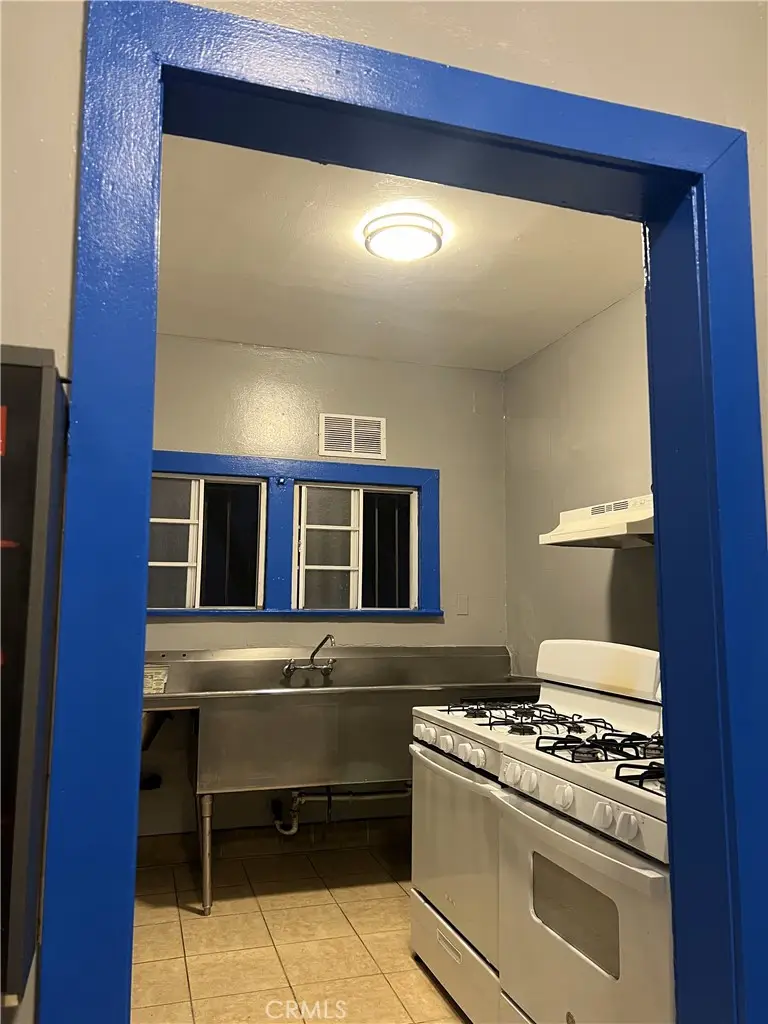 717 Columbia Avenue, Los Angeles, CA 90017 - #2